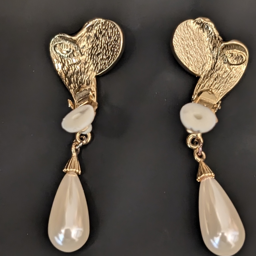 Vintage Faux Pearl Purple Gold Tone Dangle Clip Ons - Picture 7 of 8